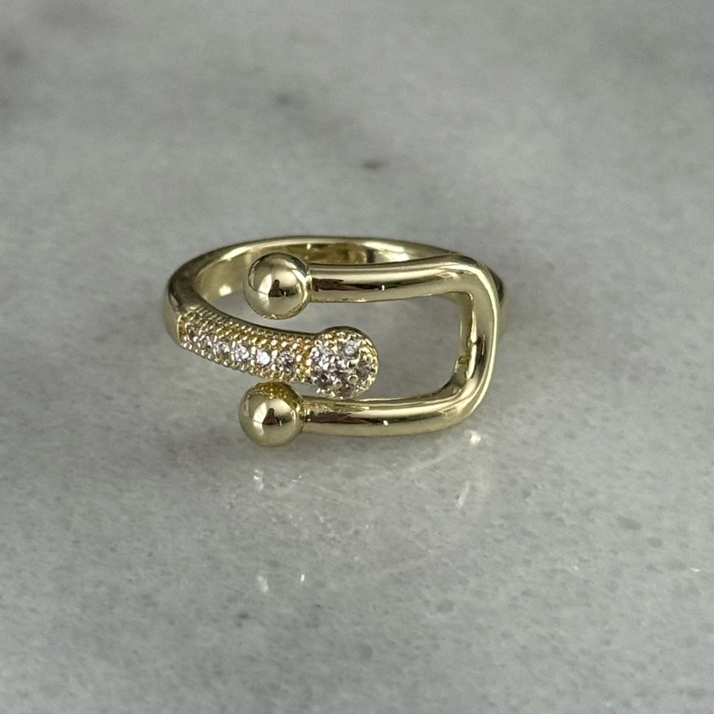 Gold Chain Link Crystal Pave Ring 

Brand New